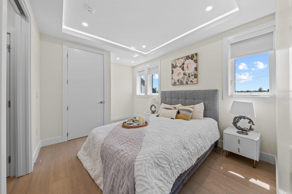 Swimming Pool Photo of 1 4650 Gothard Street, Vancouver, BC