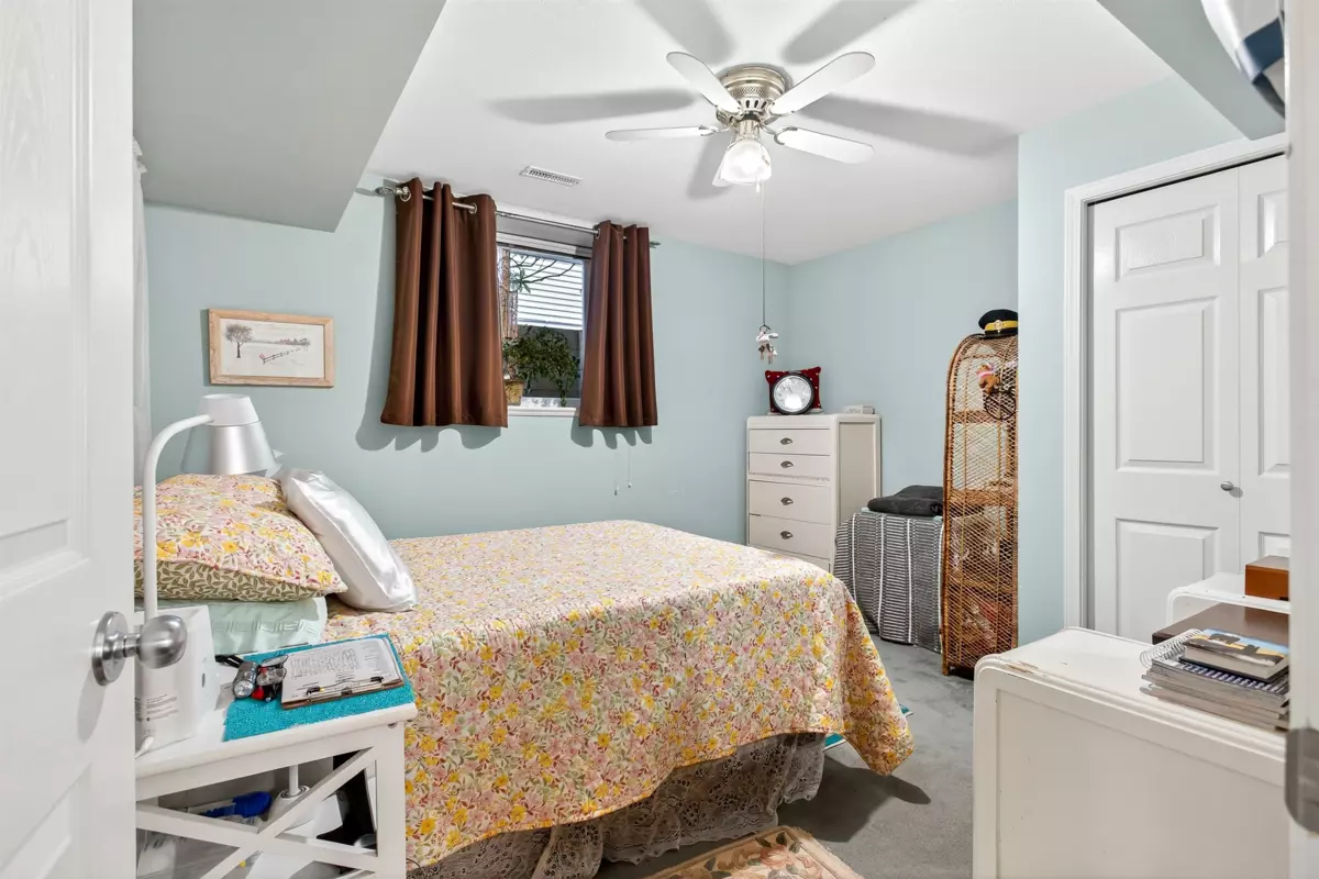 Swimming Pool Photo of 16728 62a Avenue, Surrey, BC