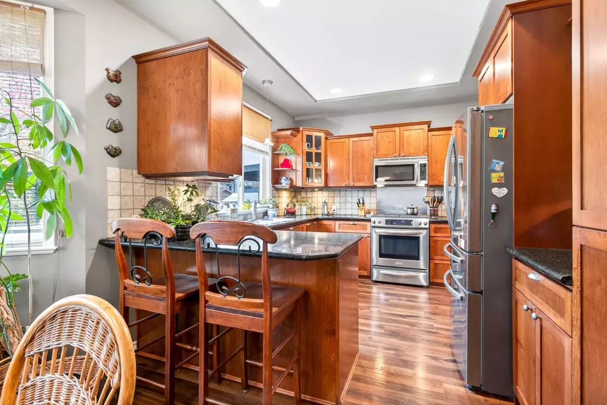 Walk-In Closet Photo of 16728 62a Avenue, Surrey, BC