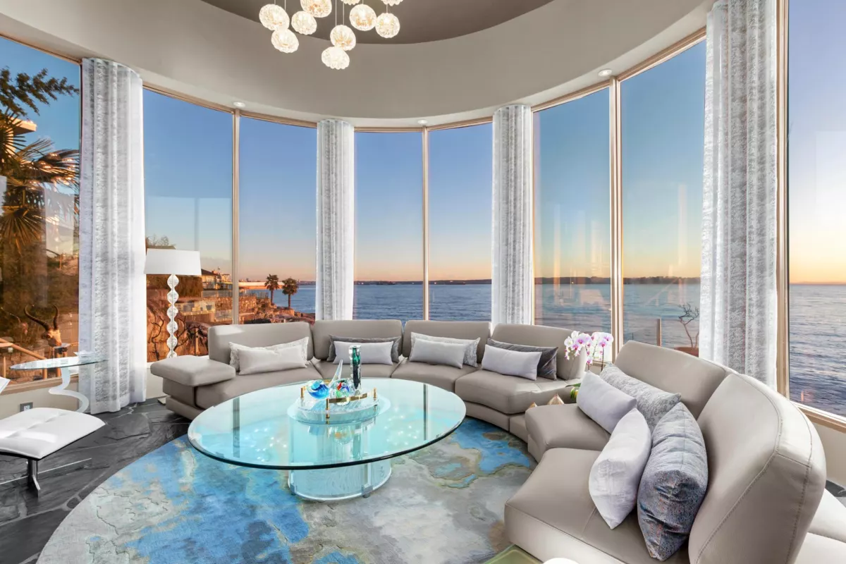 Breakfast Nook Photo of 3912 Marine Drive, West Vancouver, BC