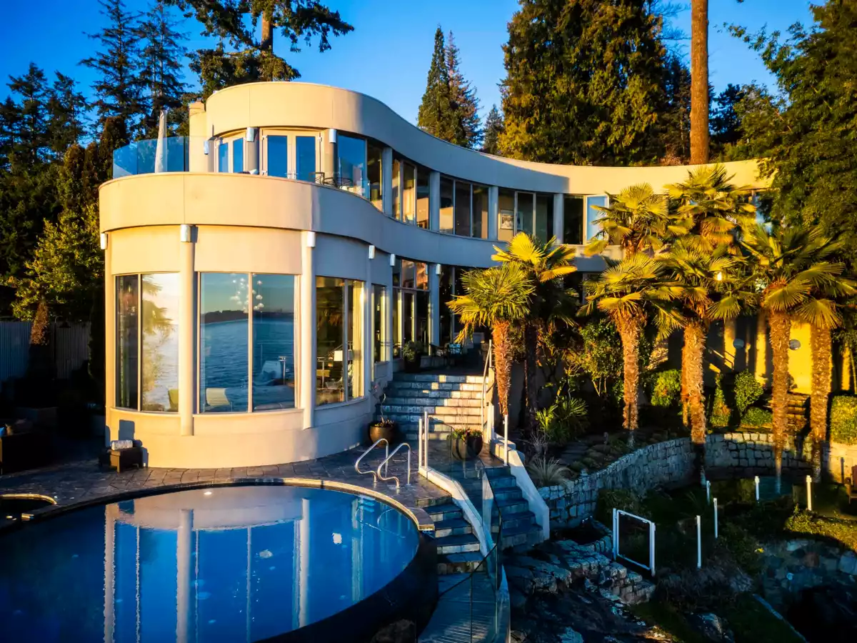 Community Amenities Photo (Clubhouse) of 3912 Marine Drive, West Vancouver, BC