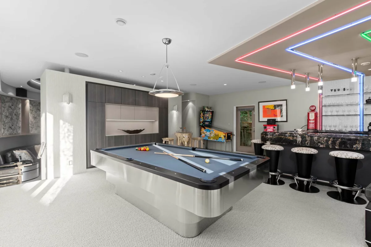 Hallway Photo of 3912 Marine Drive, West Vancouver, BC