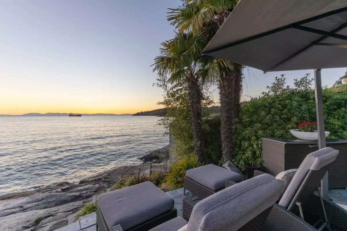 Hot Tub / Spa Photo of 3912 Marine Drive, West Vancouver, BC