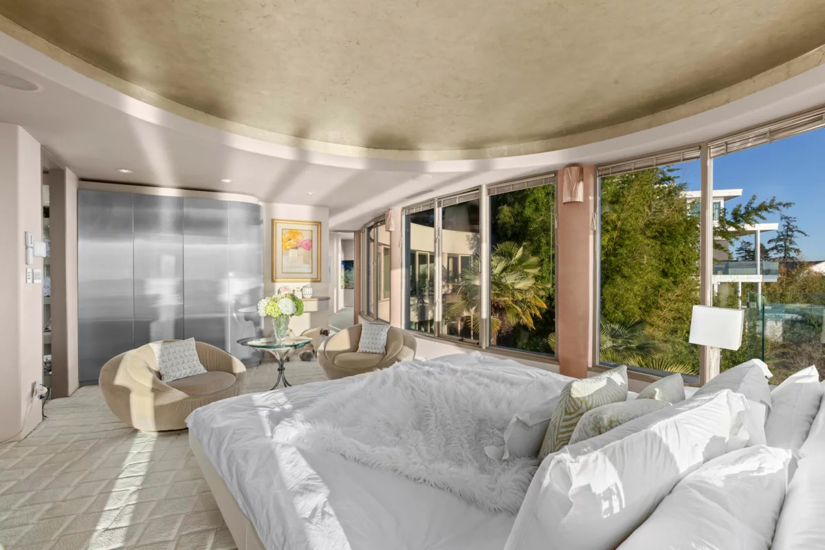 Office / Den Photo of 3912 Marine Drive, West Vancouver, BC