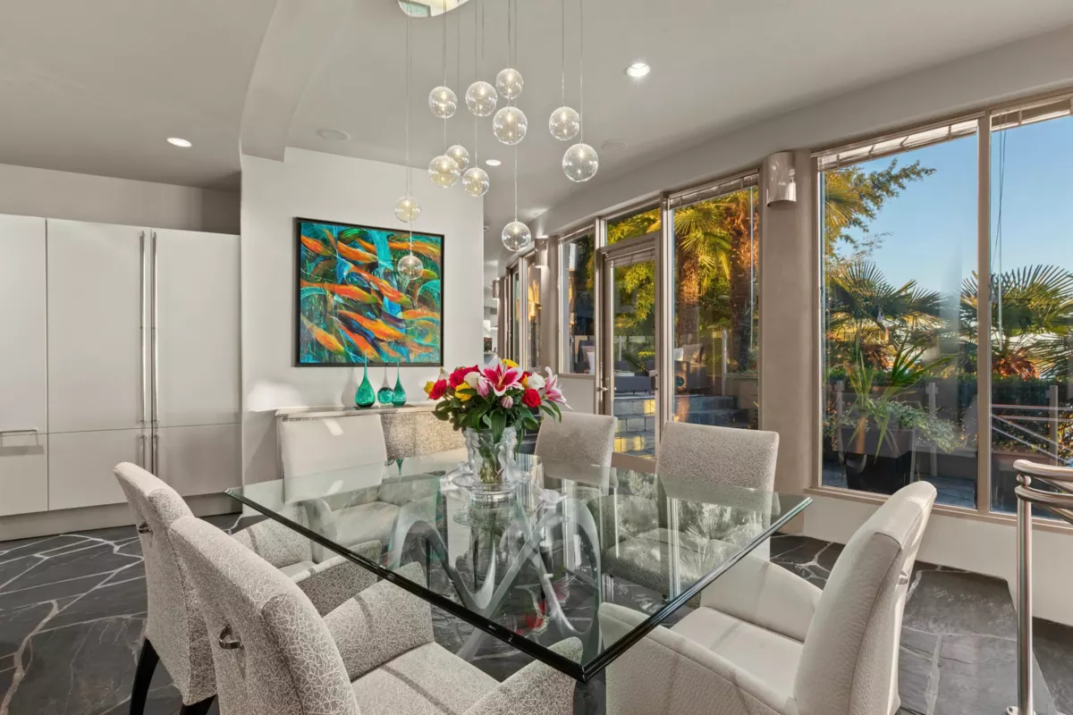 Primary Bathroom Photo of 3912 Marine Drive, West Vancouver, BC