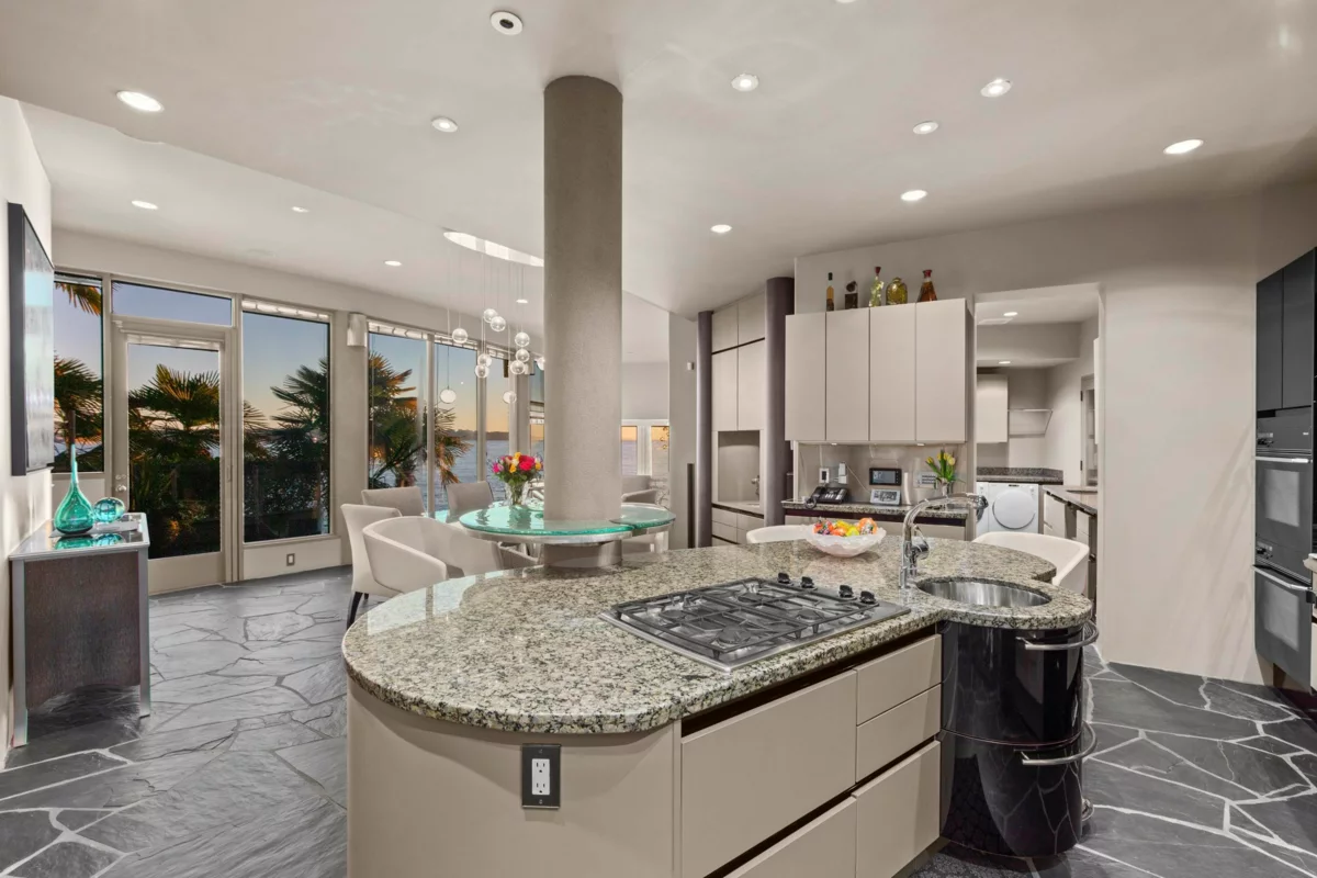 Walk-In Closet Photo of 3912 Marine Drive, West Vancouver, BC