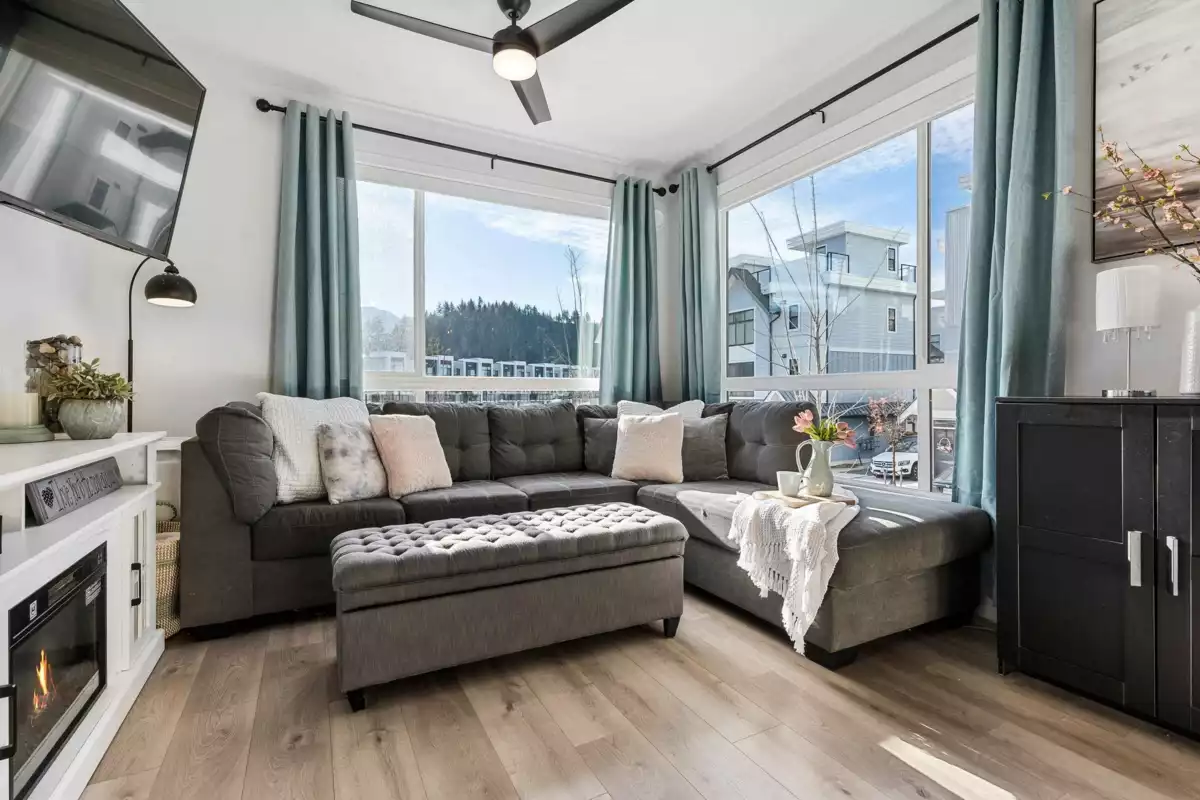 Walk-In Closet Photo of 203 6045 Chilliwack River Road, Chilliwack, BC