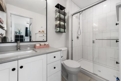 Guest Bathroom Photo of 203 6045 Chilliwack River Road, Chilliwack, BC