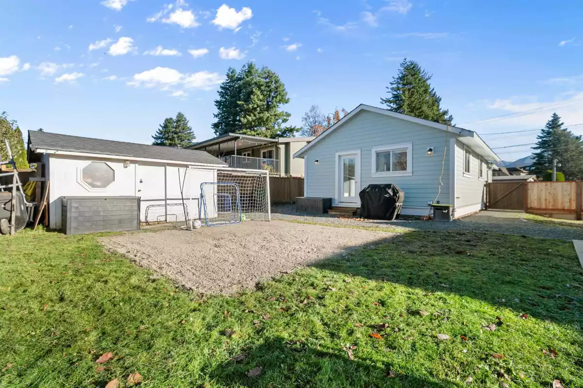 Garage Interior Photo of 5865 Carter Road, Chilliwack, BC