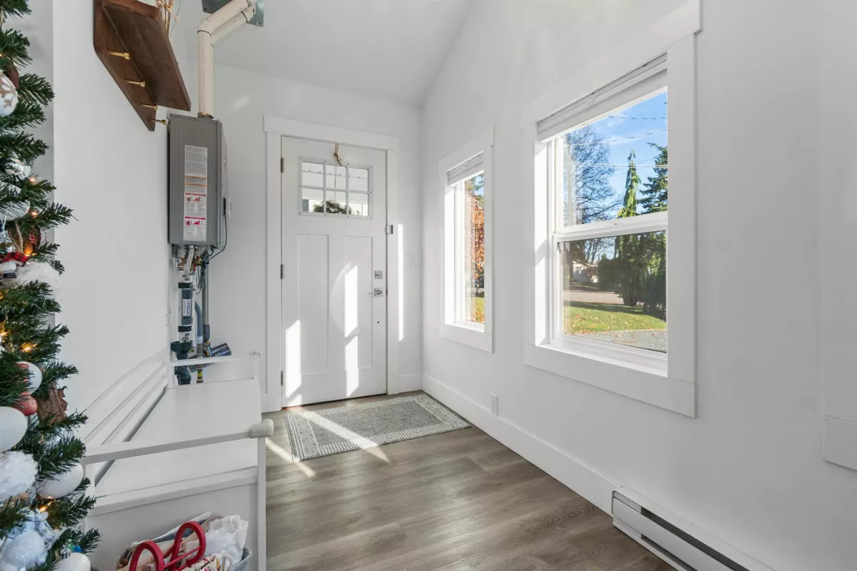 Powder Room Photo of 5865 Carter Road, Chilliwack, BC