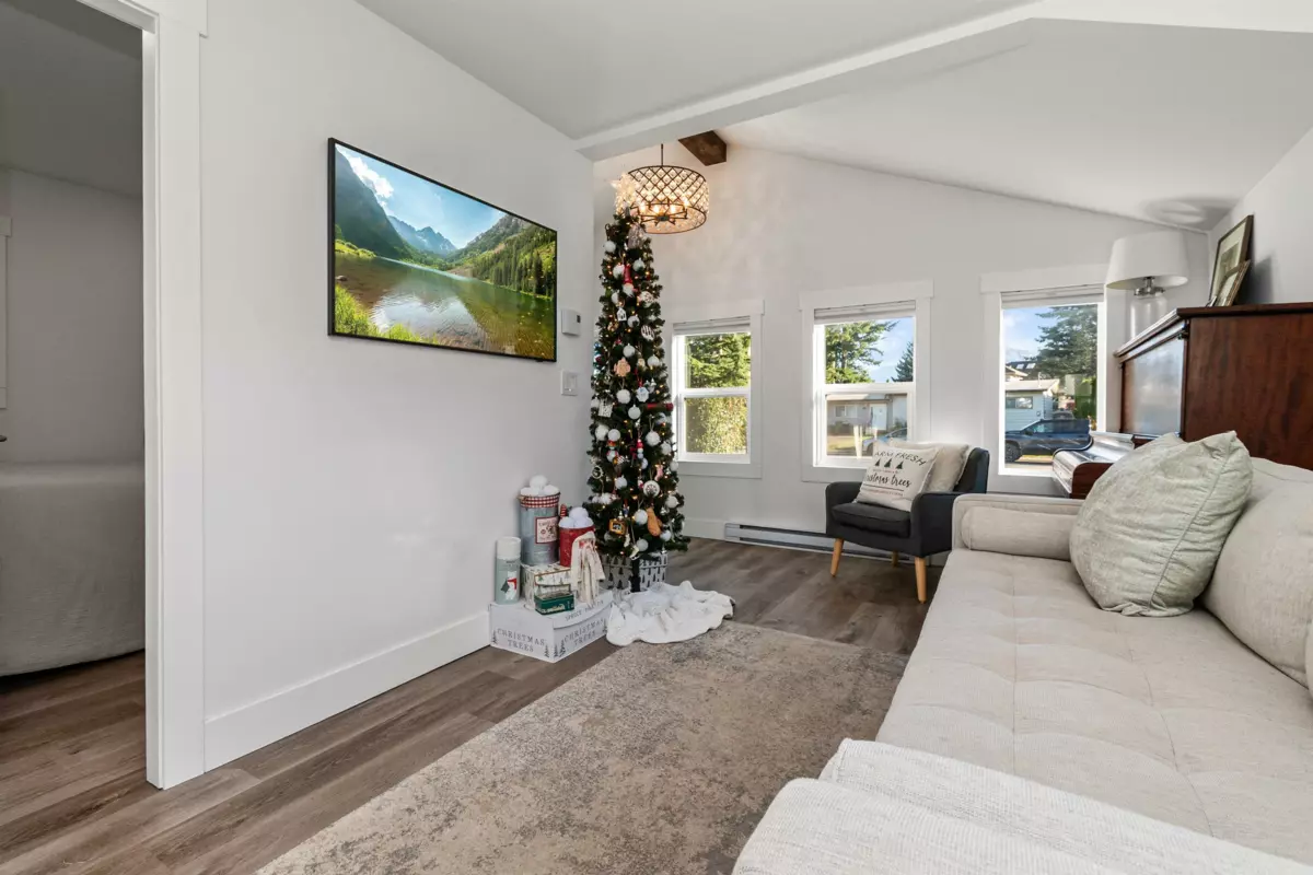 Walk-In Closet Photo of 5865 Carter Road, Chilliwack, BC