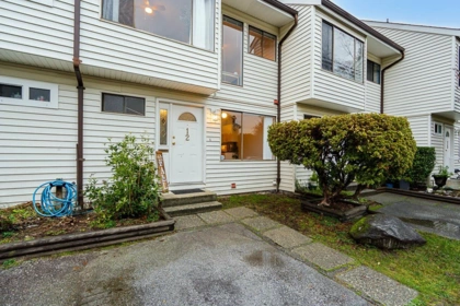 Kitchen Photo of 12 9342 128 Street, Surrey, BC