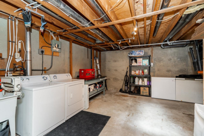 Swimming Pool Photo of 12 9342 128 Street, Surrey, BC