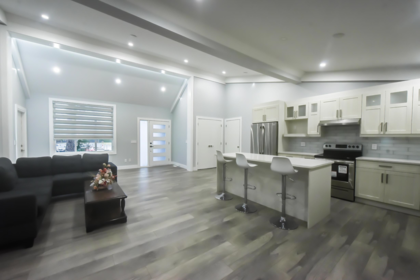 Kitchen Island Photo of 1675 136 Street, Surrey, BC