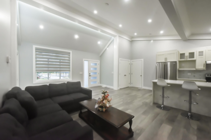 Walk-In Closet Photo of 1675 136 Street, Surrey, BC