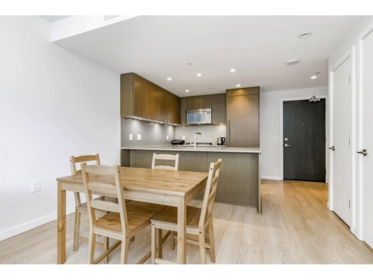 1401 112 E 13th Street, North Vancouver, BC
