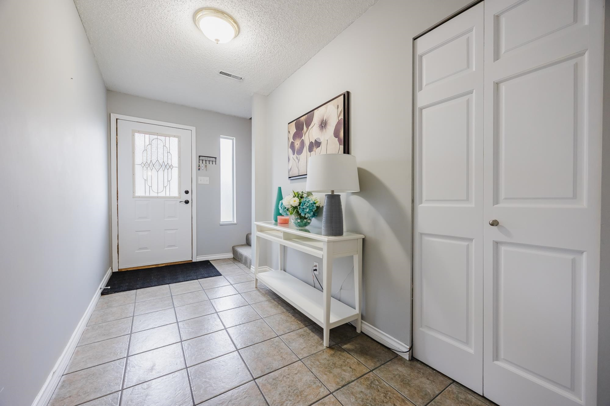 Basement Recreation Room Photo of 20492 Thorne Avenue, Maple Ridge, BC