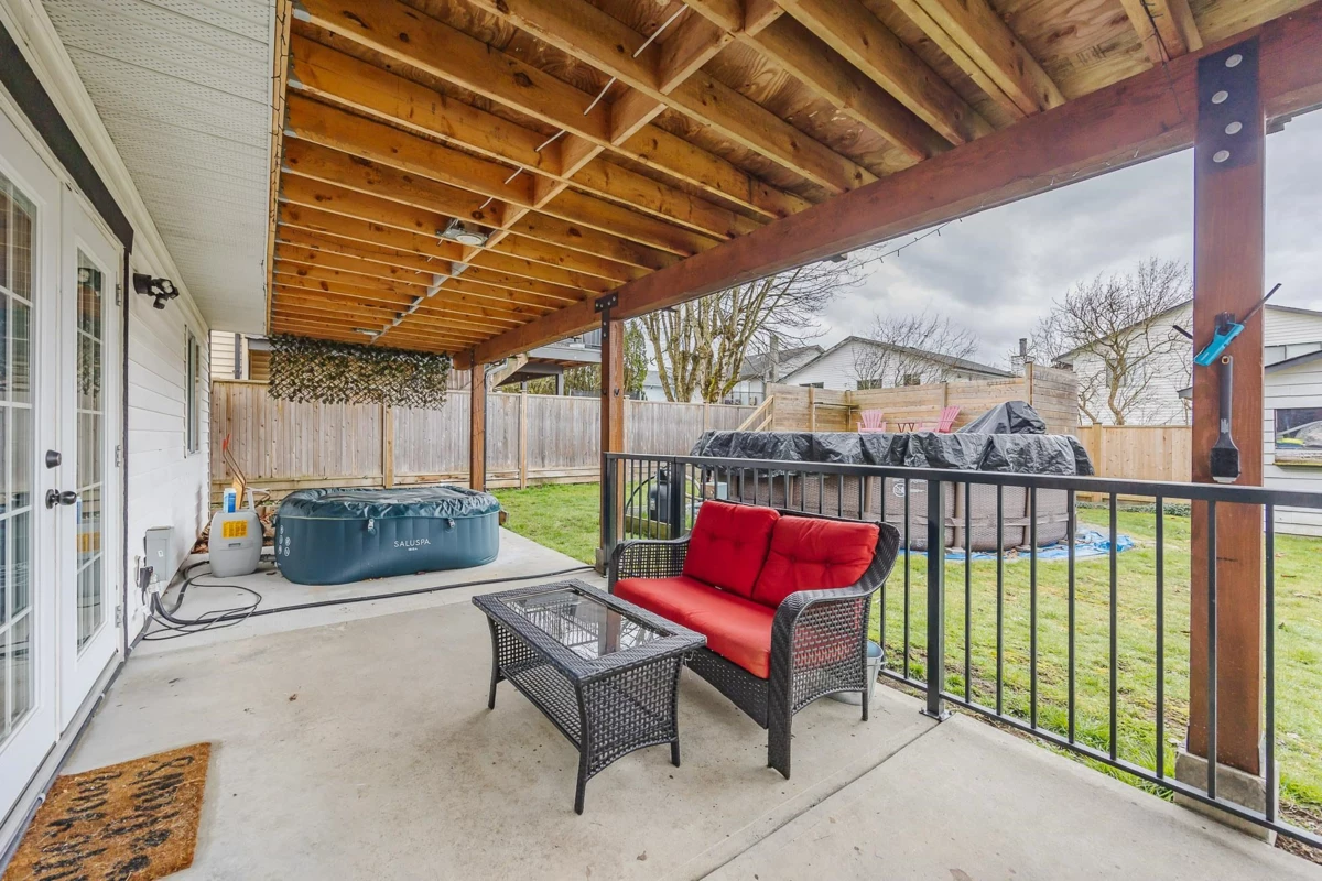 Hot Tub / Spa Photo of 20492 Thorne Avenue, Maple Ridge, BC