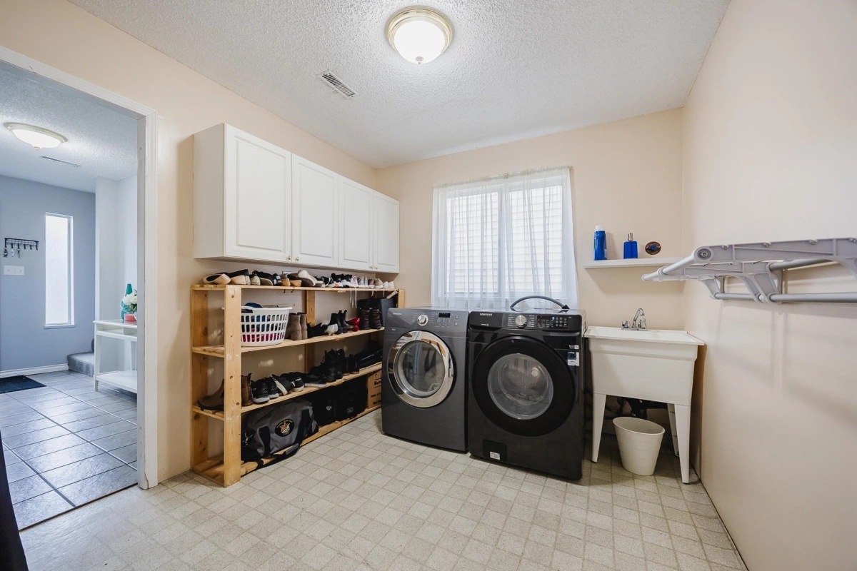 Laundry Room Photo of 20492 Thorne Avenue, Maple Ridge, BC