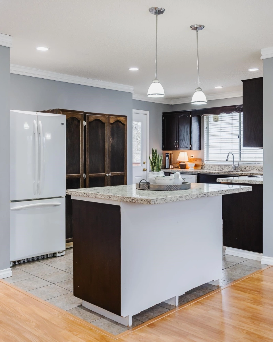 Living Room Photo of 20492 Thorne Avenue, Maple Ridge, BC
