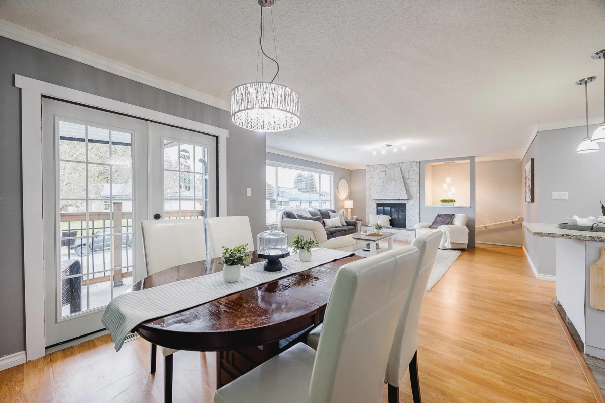 Walk-In Closet Photo of 20492 Thorne Avenue, Maple Ridge, BC