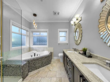 Entry Foyer Photo of 5529 188a Street, Surrey, BC