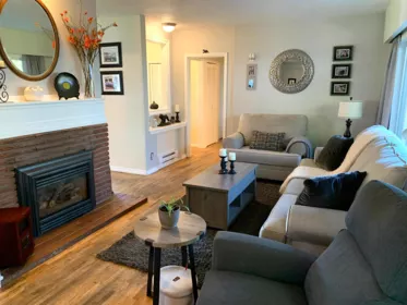 Entry Foyer Photo of 7649 Horne Street, Mission, BC