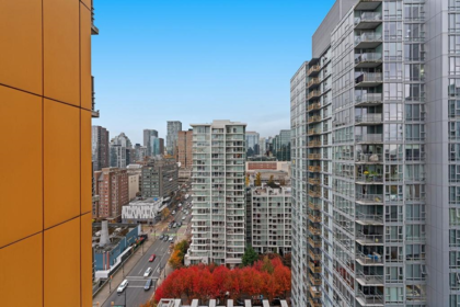 Basement Recreation Room Photo of 2205 111 W Georgia Street, Vancouver, BC
