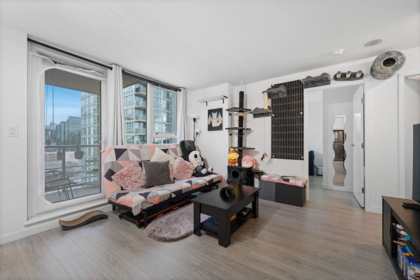 2205 111 W Georgia Street, Vancouver, BC