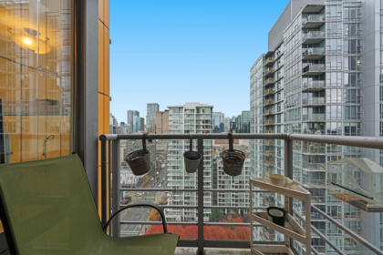 Office / Den Photo of 2205 111 W Georgia Street, Vancouver, BC