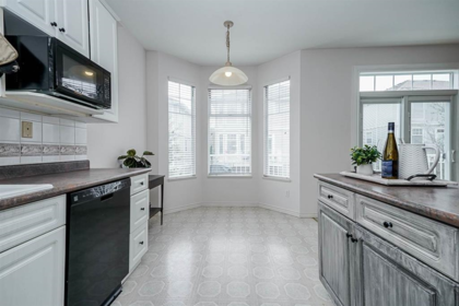 Kitchen Photo of 22 6518 121 Street, Surrey, BC