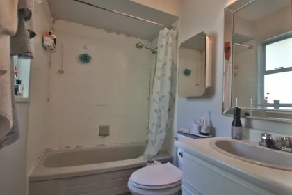Laundry Room Photo of 15971 101a Avenue, Surrey, BC