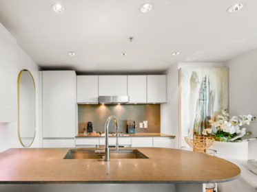 Kitchen Photo of 803 8555 Granville Street, Vancouver, BC