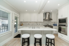 905 Edinburgh Street, New Westminster, BC