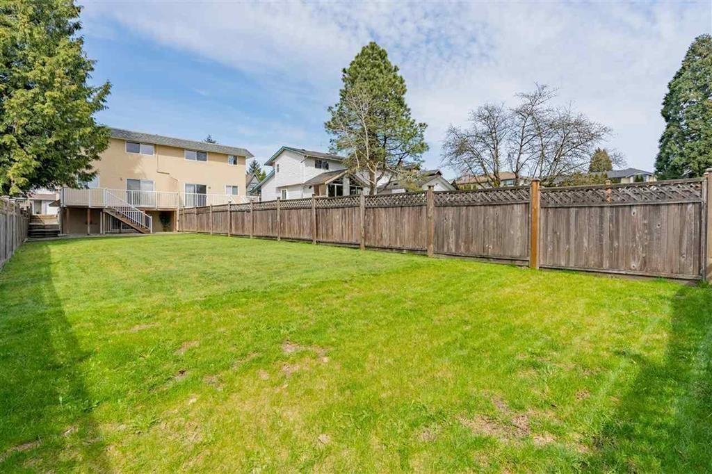 Walk-In Closet Photo of 638 Gauthier Avenue, Coquitlam, BC