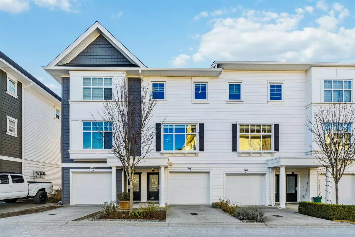 Living Room Photo of 78 27735 Roundhouse Drive, Abbotsford, BC