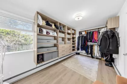 Mudroom Photo of 1555 Lawson Avenue, West Vancouver, BC