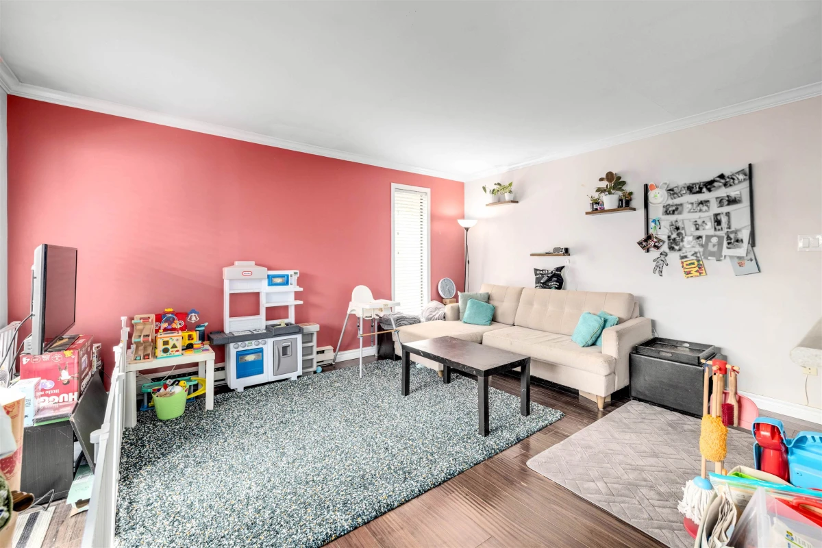 Dining Area Photo of 404 340 Ginger Drive, New Westminster, BC