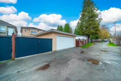 Laundry Room Photo of 3320 E 43rd Avenue, Vancouver, BC