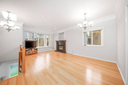 3320 E 43rd Avenue, Vancouver, BC