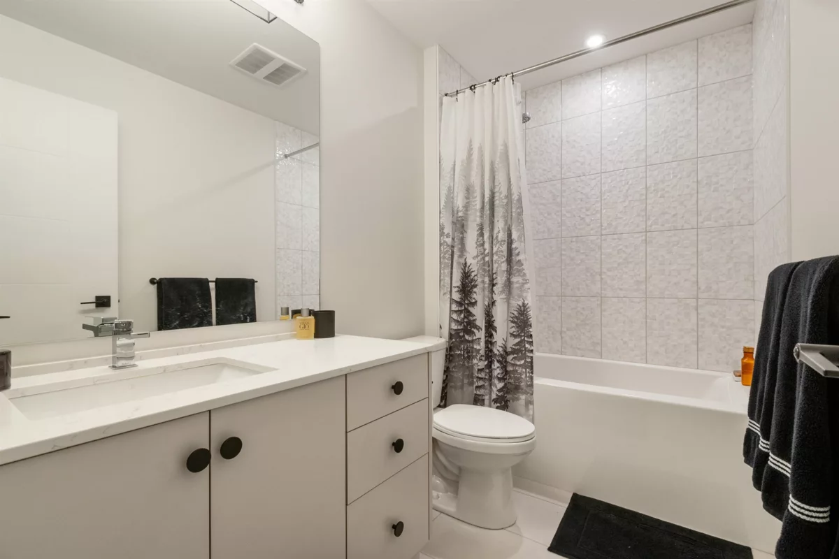 Bedroom 3 Photo of 103 45511 Campus Drive, Chilliwack, BC