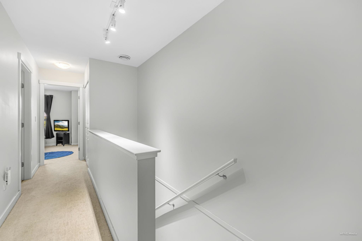 Guest Bathroom Photo of 94 30930 Westridge Place, Abbotsford, BC