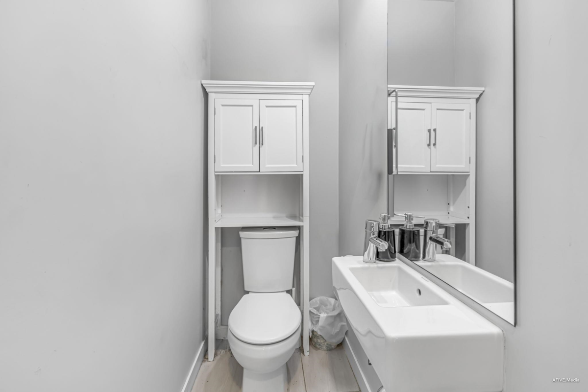 Walk-In Closet Photo of 94 30930 Westridge Place, Abbotsford, BC