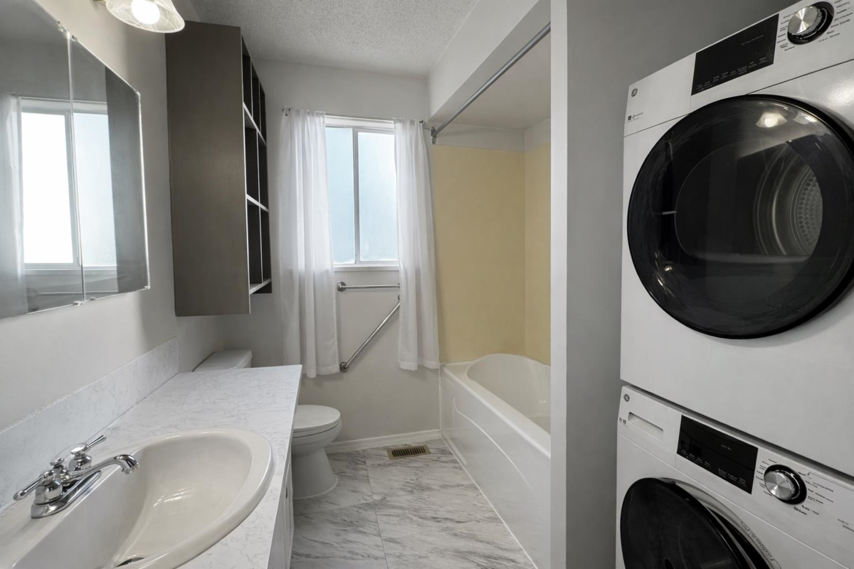 Basement Recreation Room Photo of 32052 Melmar Avenue, Abbotsford, BC