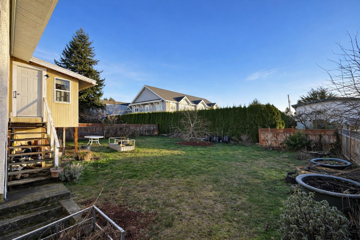 Breakfast Nook Photo of 32052 Melmar Avenue, Abbotsford, BC
