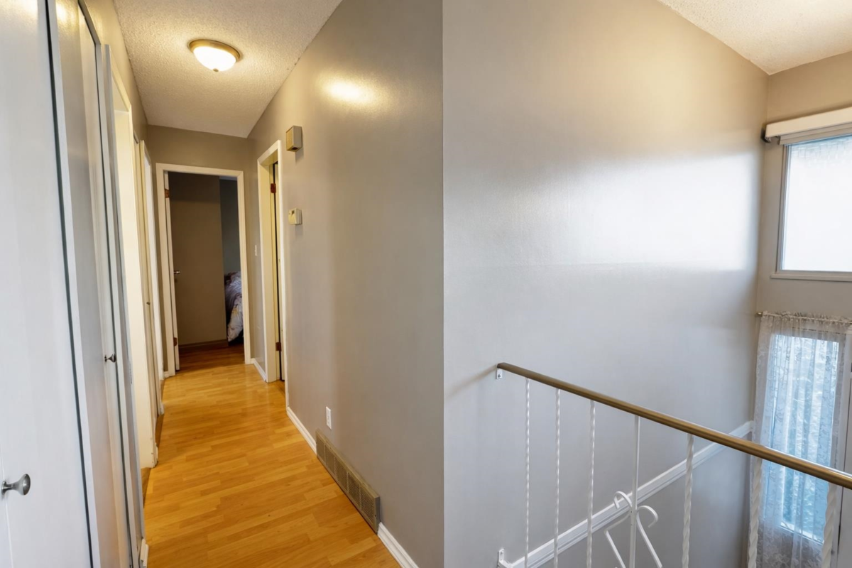 Primary Bathroom Photo of 32052 Melmar Avenue, Abbotsford, BC