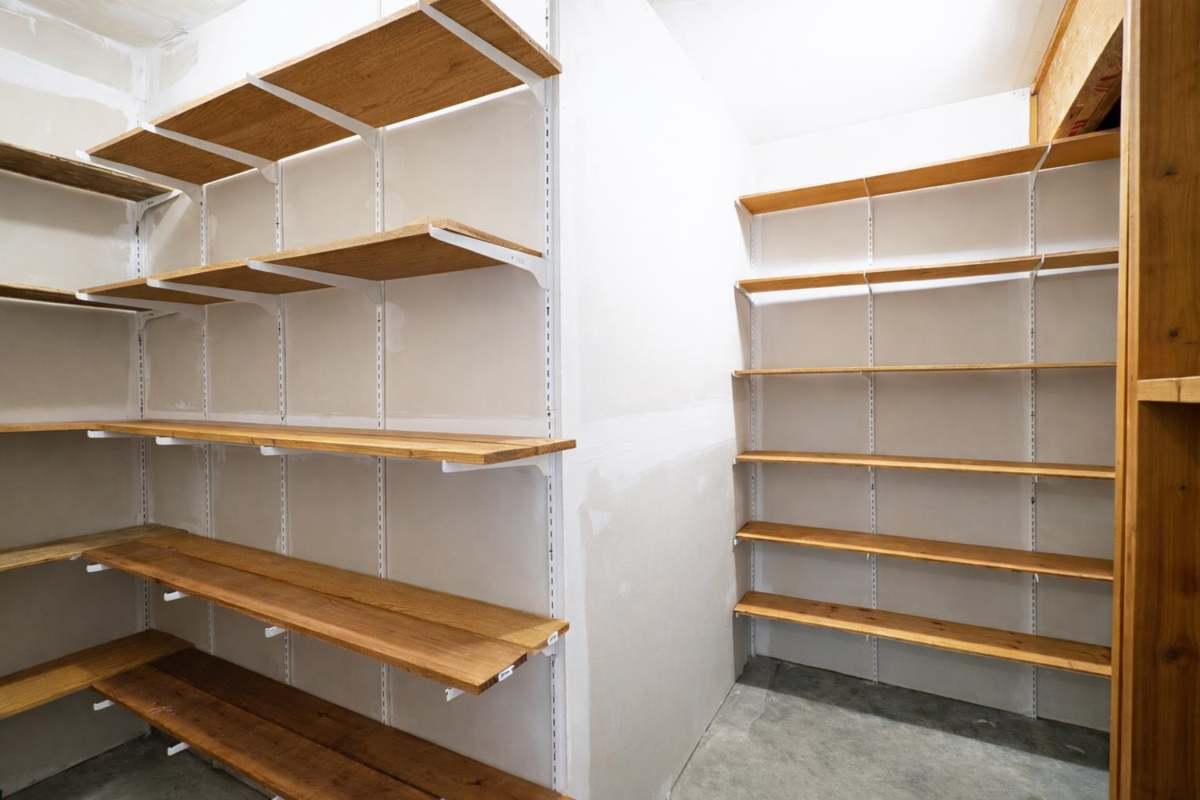 Staircase Photo of 32052 Melmar Avenue, Abbotsford, BC