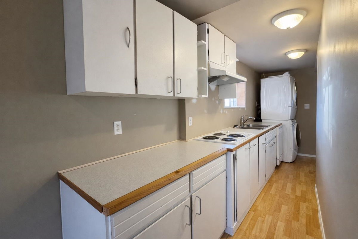 Swimming Pool Photo of 32052 Melmar Avenue, Abbotsford, BC