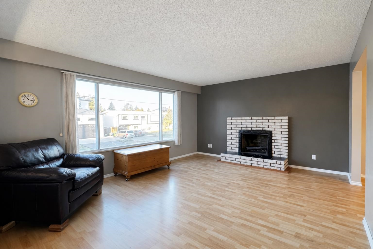 Walk-In Closet Photo of 32052 Melmar Avenue, Abbotsford, BC