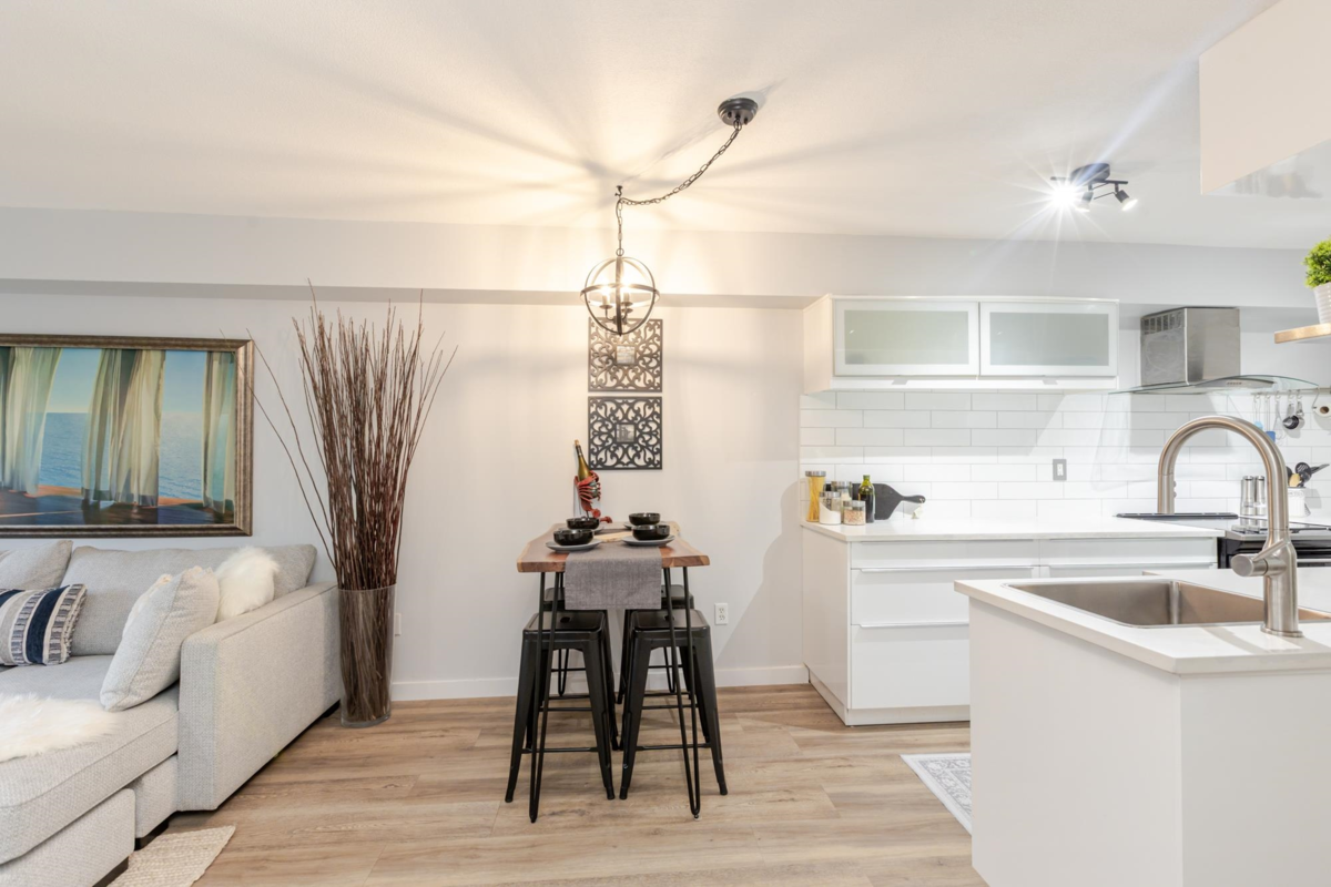 Bedroom 4 Photo of 105 15621 Marine Drive, White Rock, BC